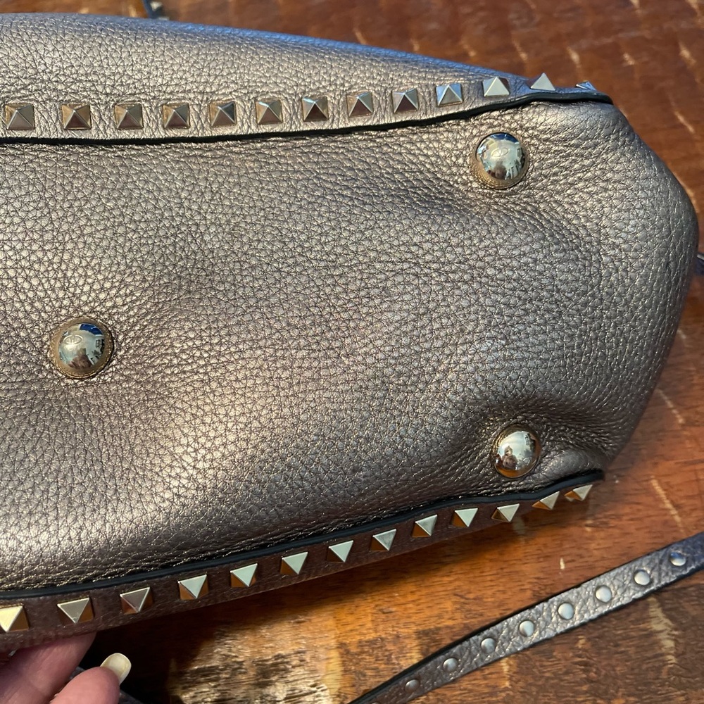 Valentino Garavani Metallic Tote with Gold Studs - Picture 7 of 16
